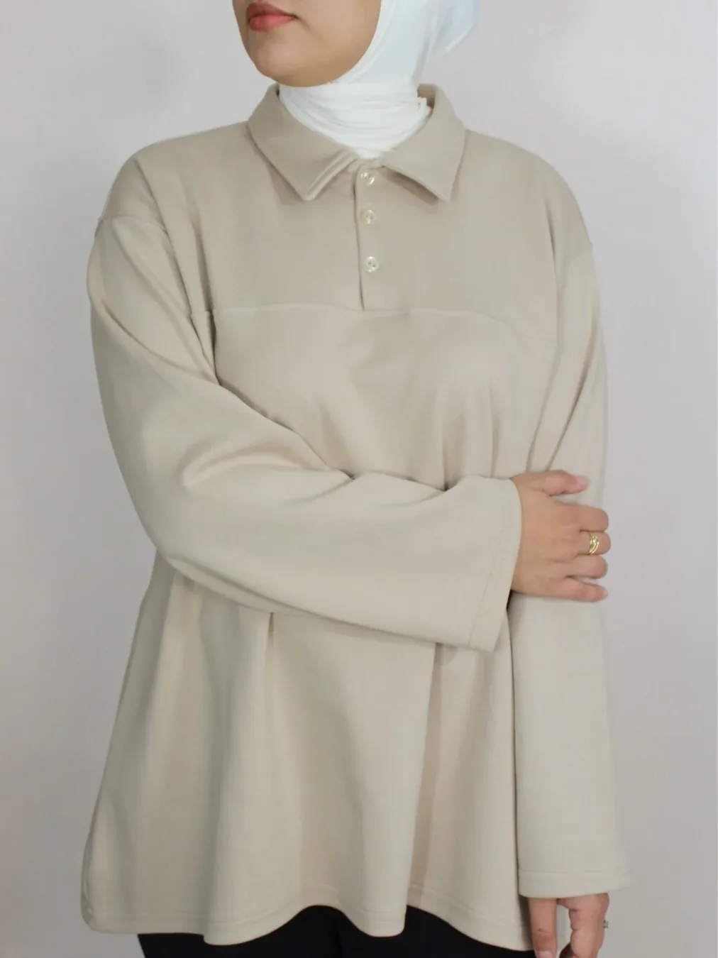 Polo modeste à boutons  - Taille: Taille 1: (36-40)- longueur 80 cm | Couleur: Nude